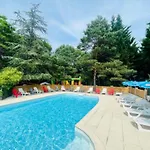 Sur Pilotis Avec Terrasse Au Calme - Api-1-52-1502 *